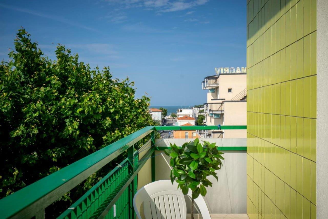 Hotel Mamy Rimini Exterior photo